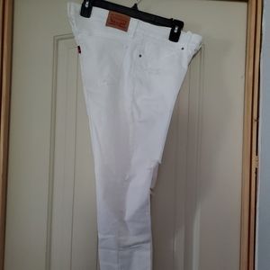 Ladie's 711 Levi Skinny jeans